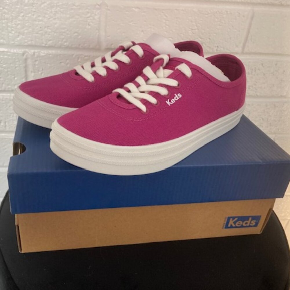 Brand New Women's Keds Breezie Sneaker Canvas Pink -  Size 6